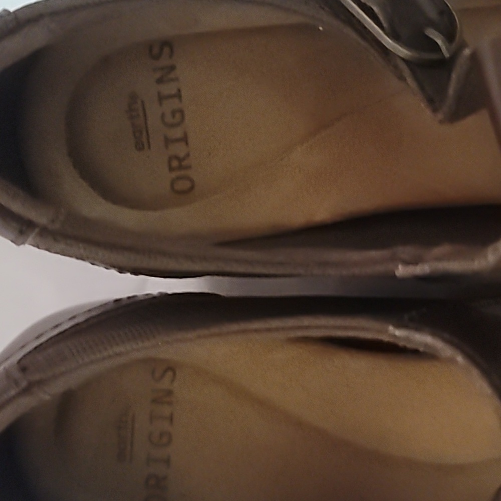 Shoes - Picture 2 of 5